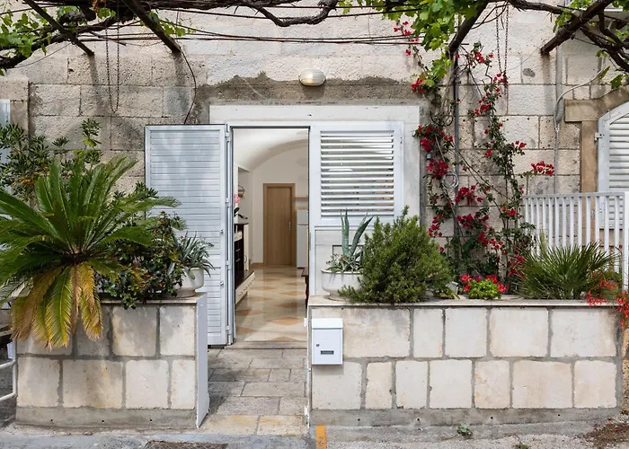 Francesko Near Old Town