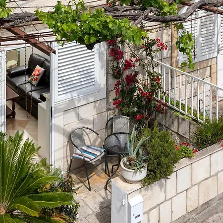Francesko Near Old Town Apartament