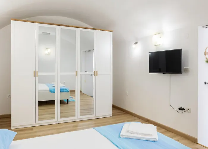 Francesko Near Old Town Apartament *